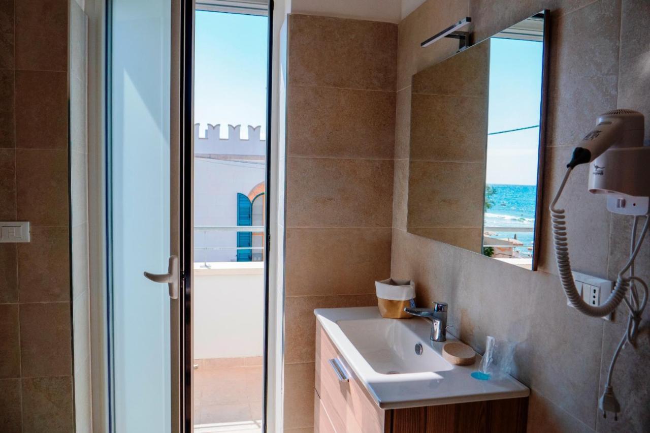 B&B A Un Passo Dal Mare Torre Canne Exterior foto